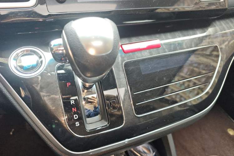 Used Honda Elysion 2019 2.0L Hybrid Luxury Edition Gear Lever