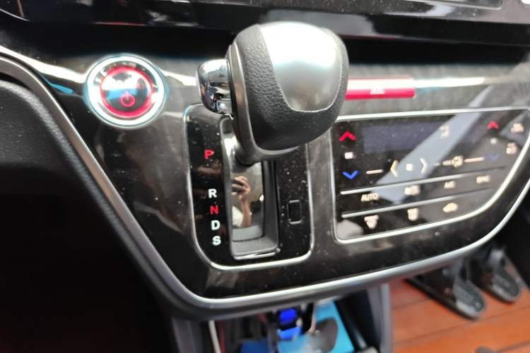 Used Honda Elysion 2019 2.0L Hybrid Luxury Edition Gear Lever