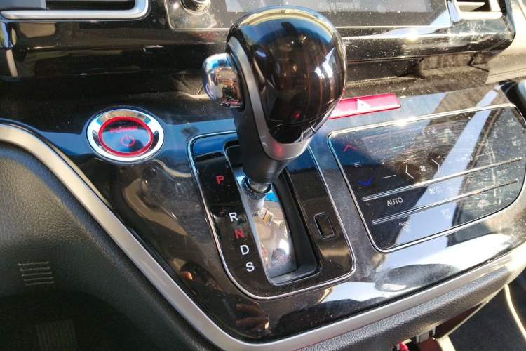 Used Honda Elysion 2019 2.0L Hybrid Supreme Edition Gear Lever