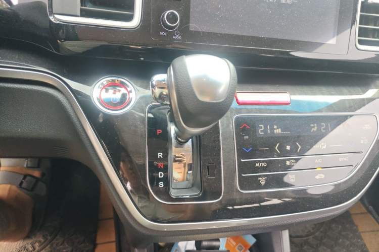 Used Honda Elysion 2019 2.0L Hybrid Luxury Edition Gear Lever