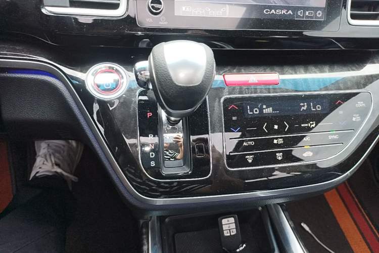 Used Honda Elysion 2019 2.0L Hybrid Luxury Edition Gear Lever