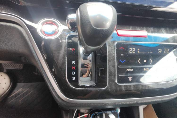 Used Honda Elysion 2019 2.0L Hybrid Luxury Edition Gear Lever