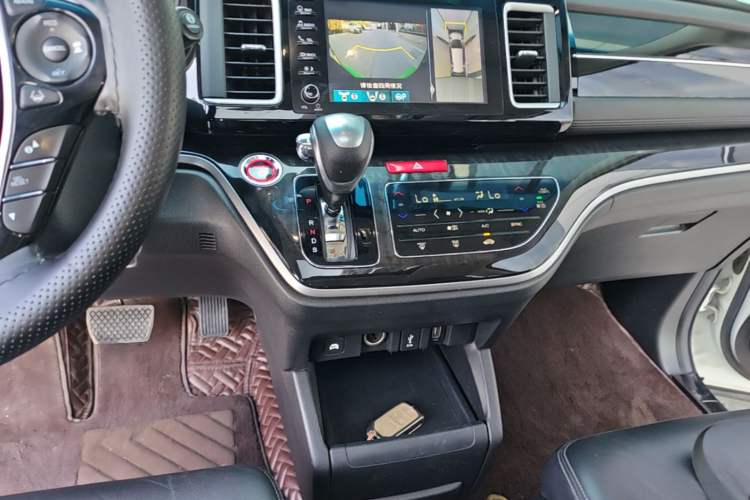 Used Honda Elysion 2019 2.0L Hybrid Supreme Edition Gear Lever