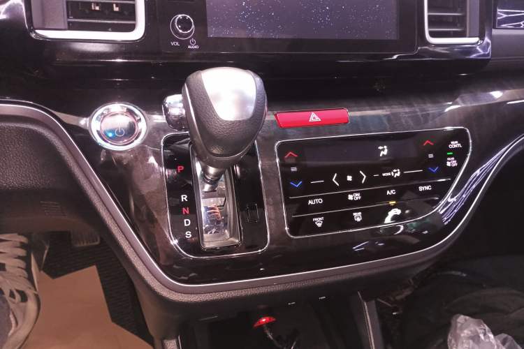 Used Honda Elysion 2019 2.0L Hybrid Luxury Edition Gear Lever