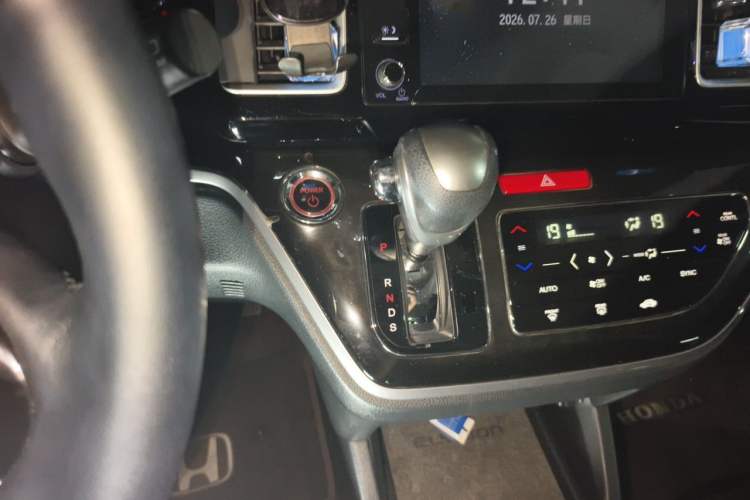 Used Honda Elysion 2019 2.0L Hybrid Luxury Edition Gear Lever