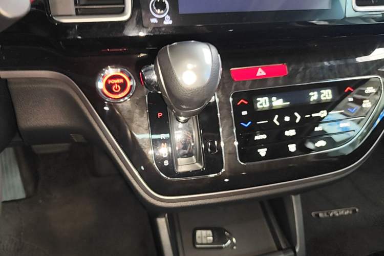 Used Honda Elysion 2019 2.0L Hybrid Luxury Edition Gear Lever