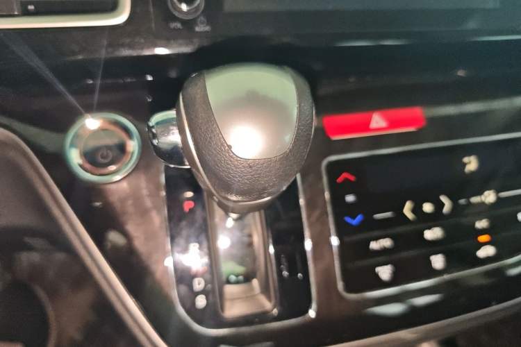 Used Honda Elysion 2019 2.0L Hybrid Luxury Edition Gear Lever