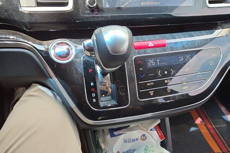 Used Honda Elysion 2019 2.0L Hybrid Luxury Edition Gear Lever