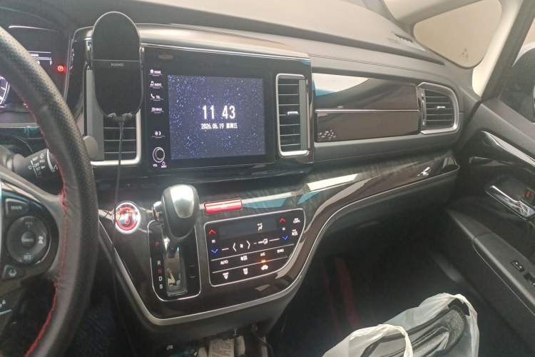 Used Honda Elysion 2019 2.0L Hybrid Luxury Edition Gear Lever