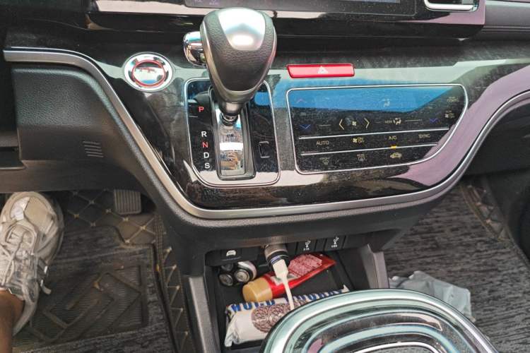 Used Honda Elysion 2019 2.0L Hybrid Luxury Edition Gear Lever