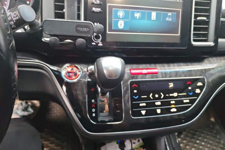 Used Honda Elysion 2019 2.0L Hybrid Luxury Edition Gear Lever