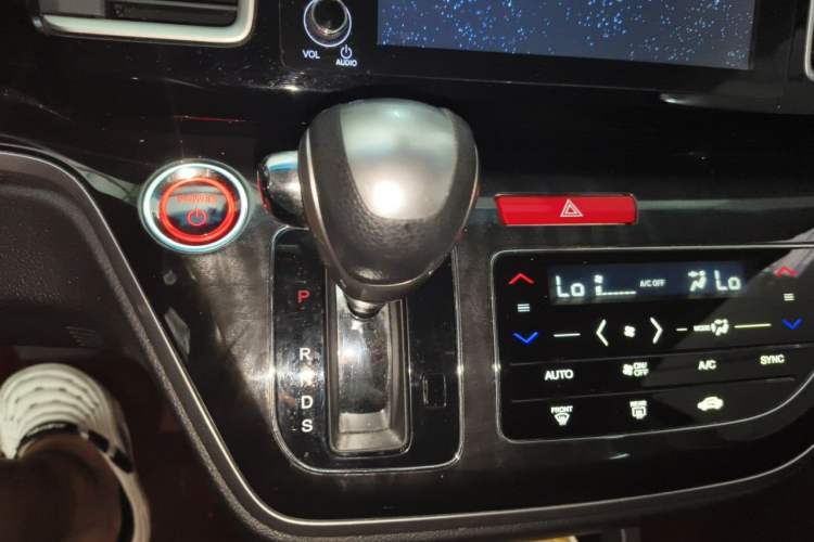 Used Honda Elysion 2019 2.0L Hybrid Supreme Edition Gear Lever
