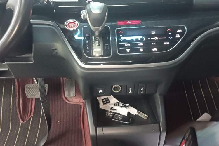 Used Honda Elysion 2019 2.0L Hybrid Luxury Edition Gear Lever