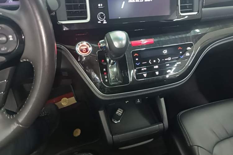 Used Honda Elysion 2019 2.0L Hybrid Luxury Edition Gear Lever