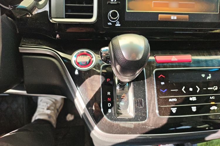 Used Honda Elysion 2019 2.0L Hybrid Luxury Edition Gear Lever