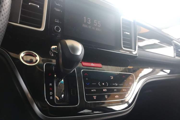 Used Honda Elysion 2019 2.0L Hybrid Luxury Edition Gear Lever
