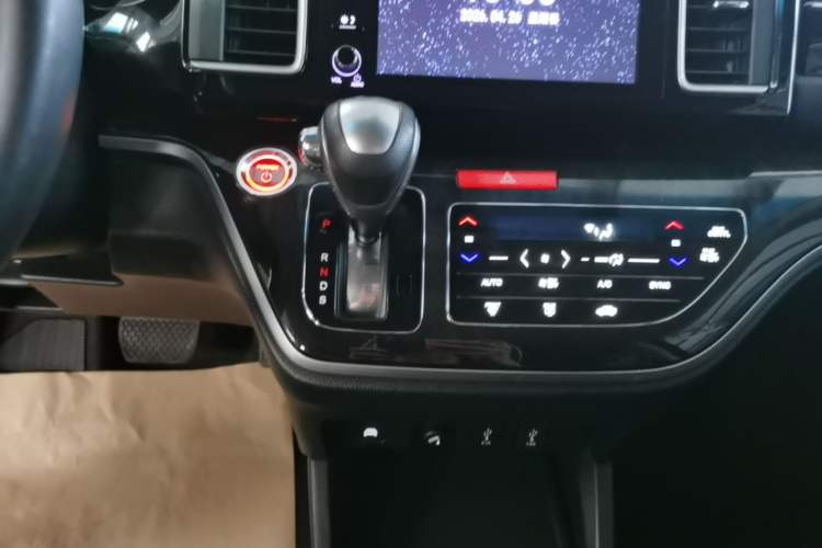 Used Honda Elysion 2019 2.0L Hybrid Luxury Edition Gear Lever