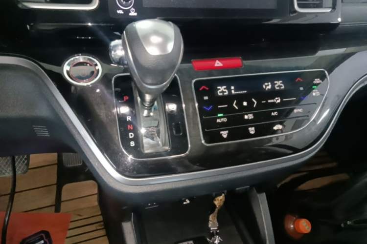 Used Honda Elysion 2019 2.0L Hybrid Luxury Edition Gear Lever