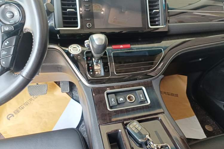 Used Honda Elysion 2019 2.0L Hybrid Luxury Edition Gear Lever