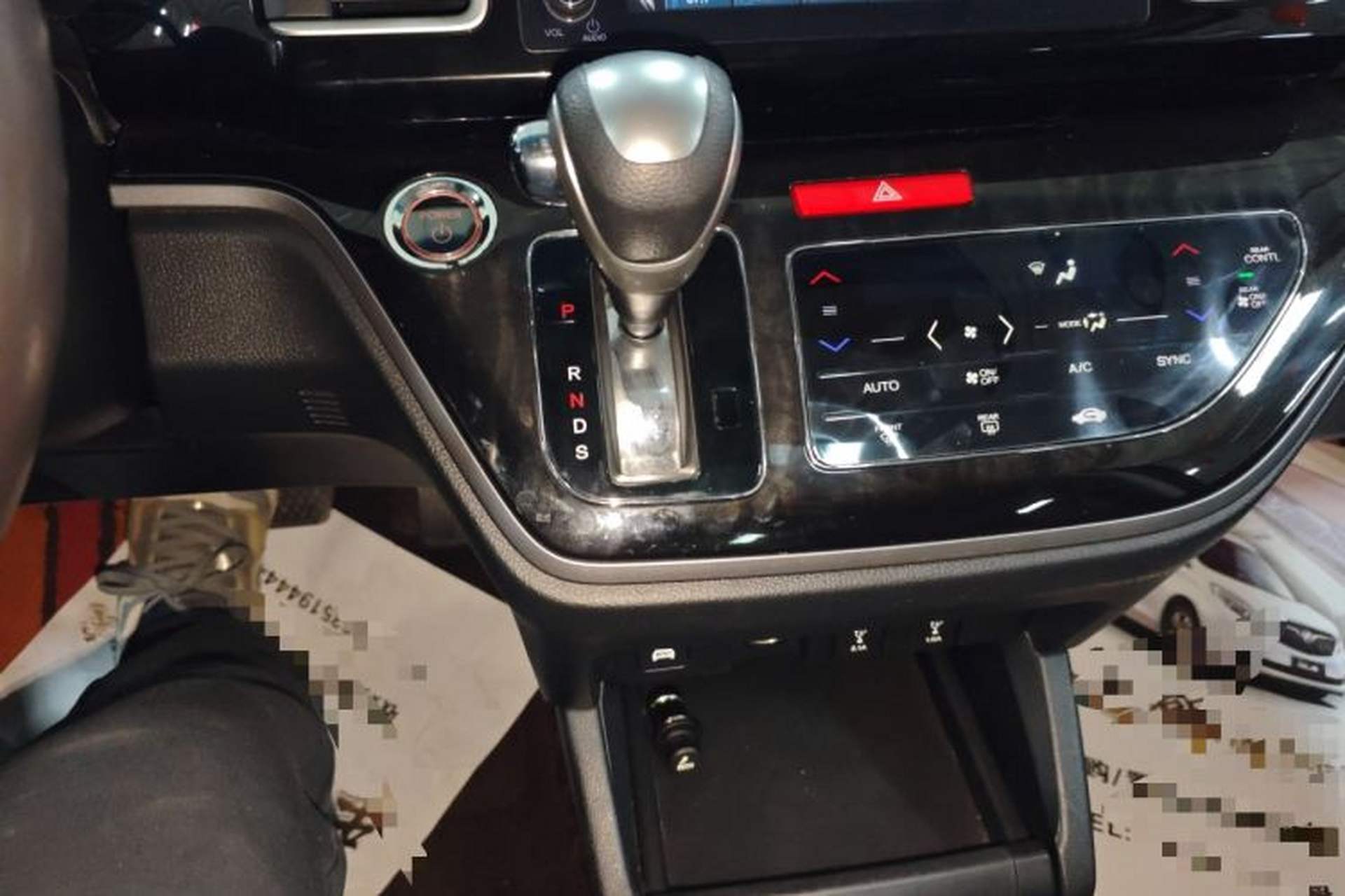 Used Honda Elysion 2019 2.0L Hybrid Supreme Edition Gear Lever