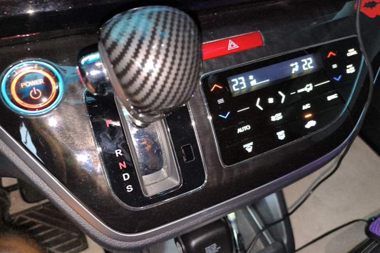 Used Honda Elysion 2019 2.0L Hybrid Supreme Edition Gear Lever