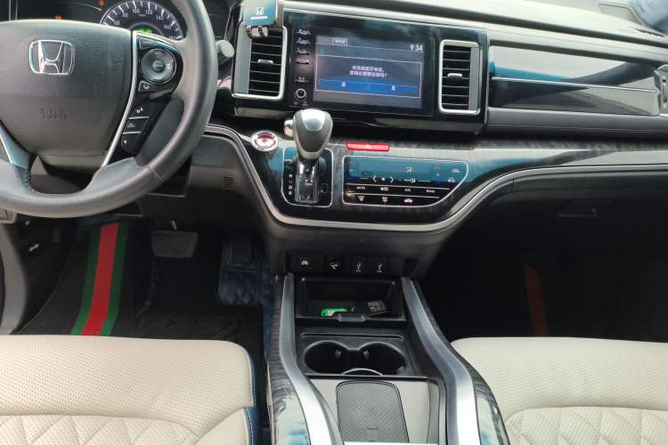 Used Honda Elysion 2019 2.0L Hybrid Comfort Edition Gear Lever