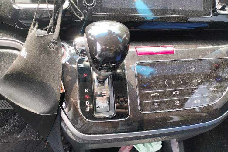 Used Honda Elysion 2019 2.0L Hybrid Luxury Edition Gear Lever