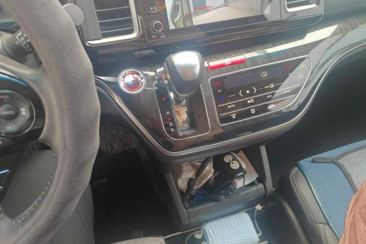 Used Honda Elysion 2019 2.0L Hybrid Luxury Edition Gear Lever