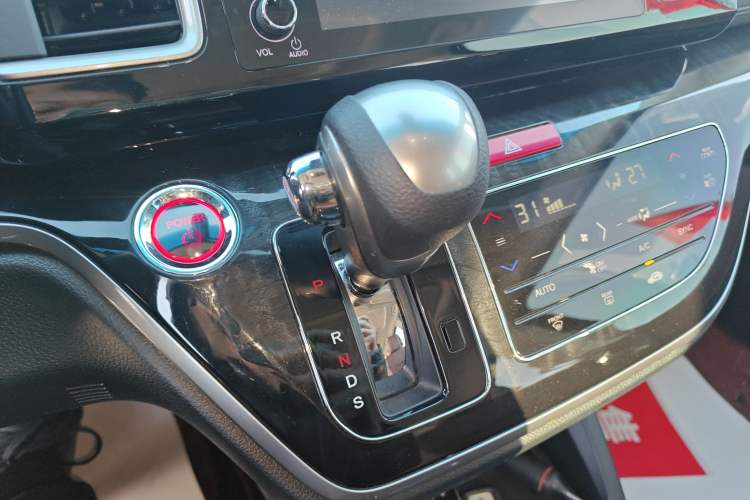 Used Honda Elysion 2019 2.0L Hybrid Supreme Edition Gear Lever
