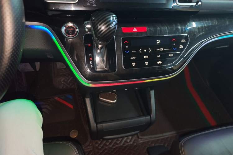 Used Honda Elysion 2019 2.0L Hybrid Luxury Edition Gear Lever
