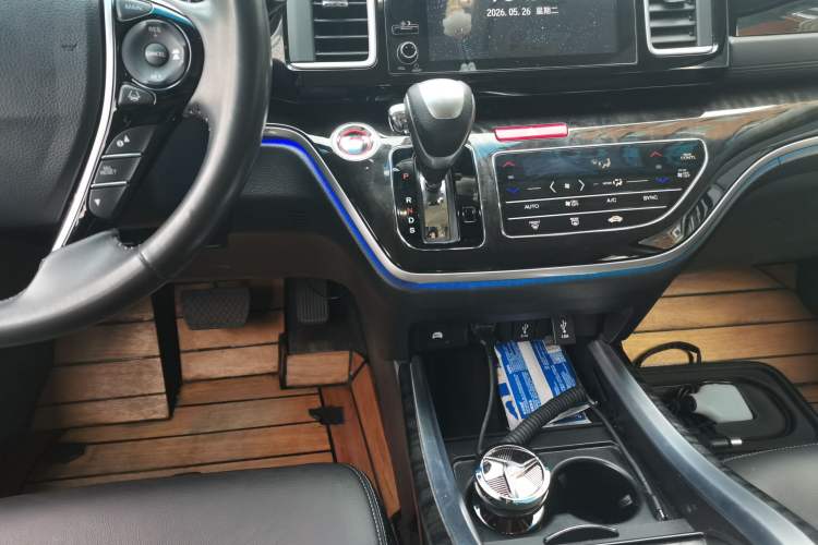 Used Honda Elysion 2019 2.0L Hybrid Luxury Edition Gear Lever