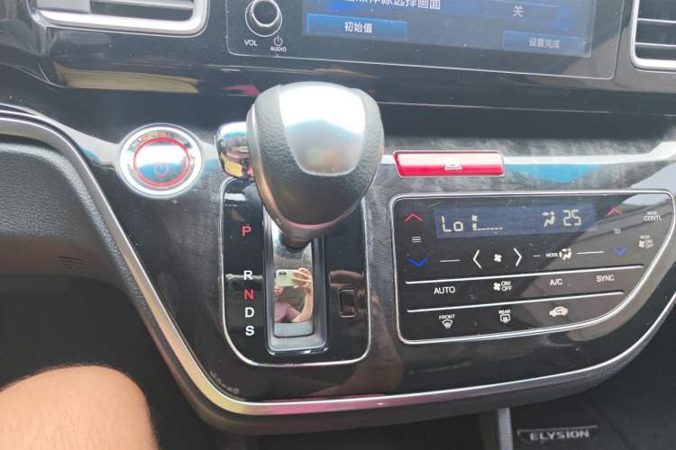 Used Honda Elysion 2019 2.0L Hybrid Luxury Edition Gear Lever