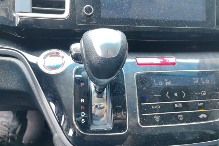 Used Honda Elysion 2019 2.0L Hybrid Luxury Edition Gear Lever