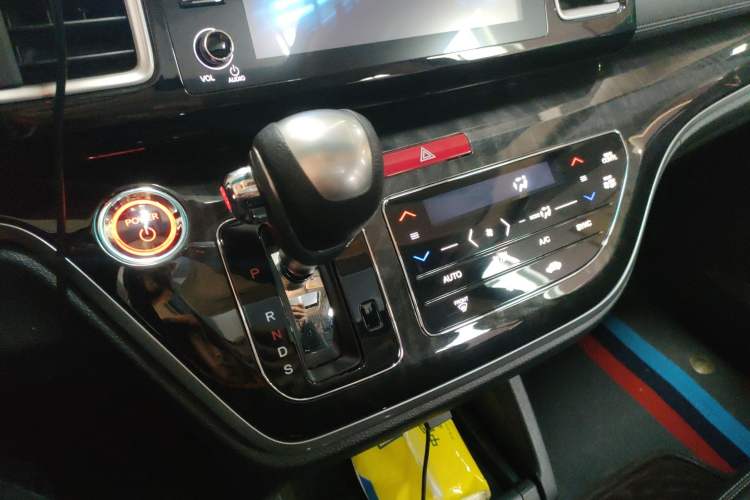 Used Honda Elysion 2019 2.0L Hybrid Luxury Edition Gear Lever