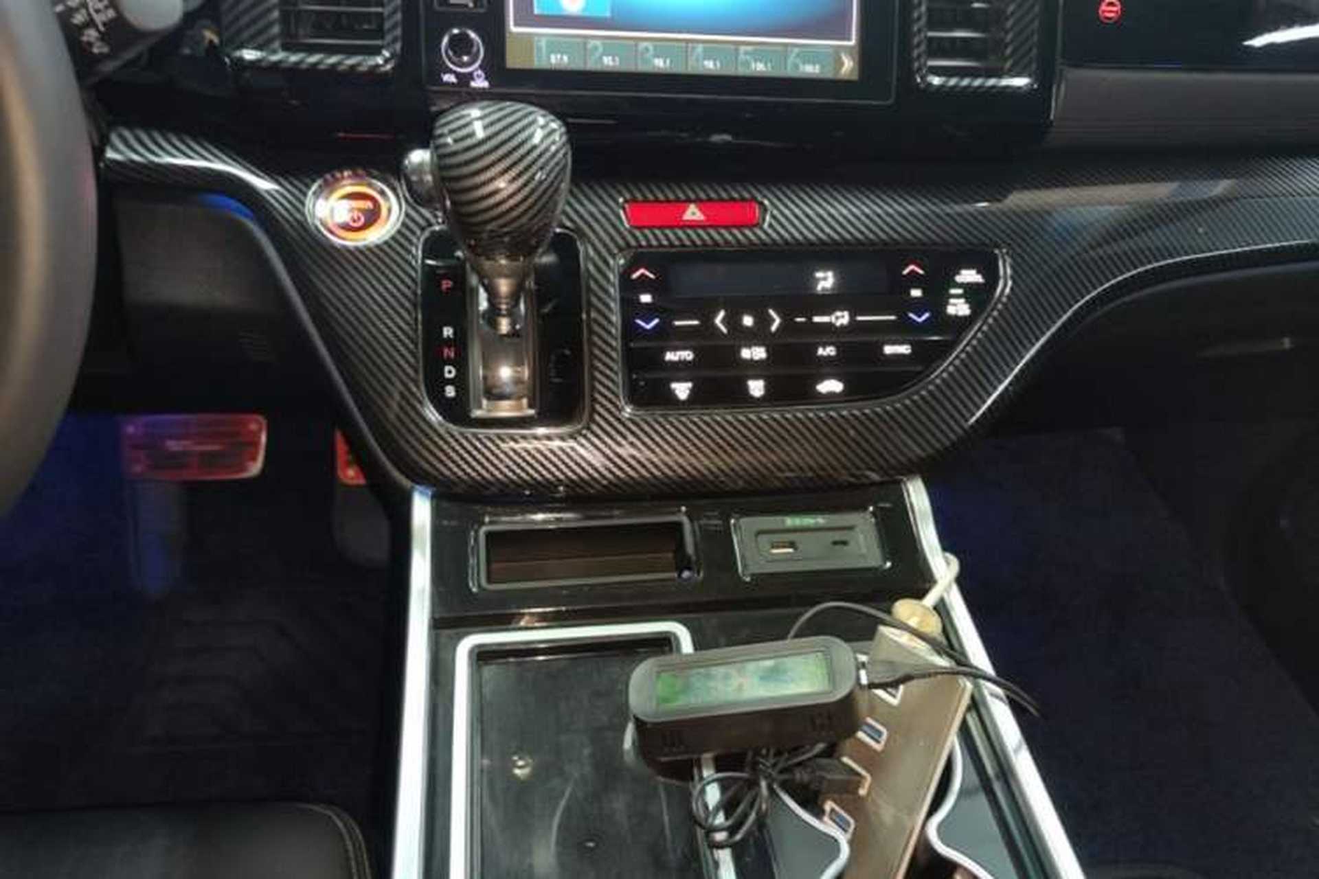 Used Honda Elysion 2019 2.0L Hybrid Luxury Edition Gear Lever