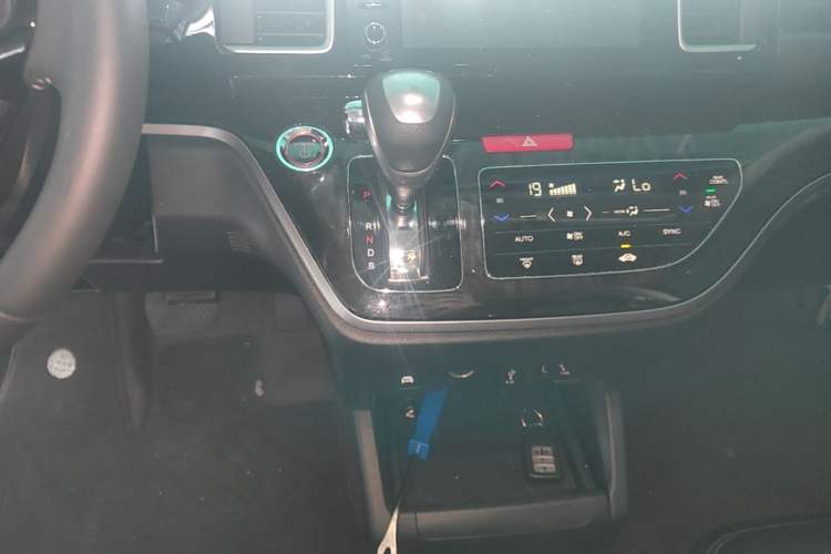 Used Honda Elysion 2019 2.0L Hybrid Luxury Edition Gear Lever