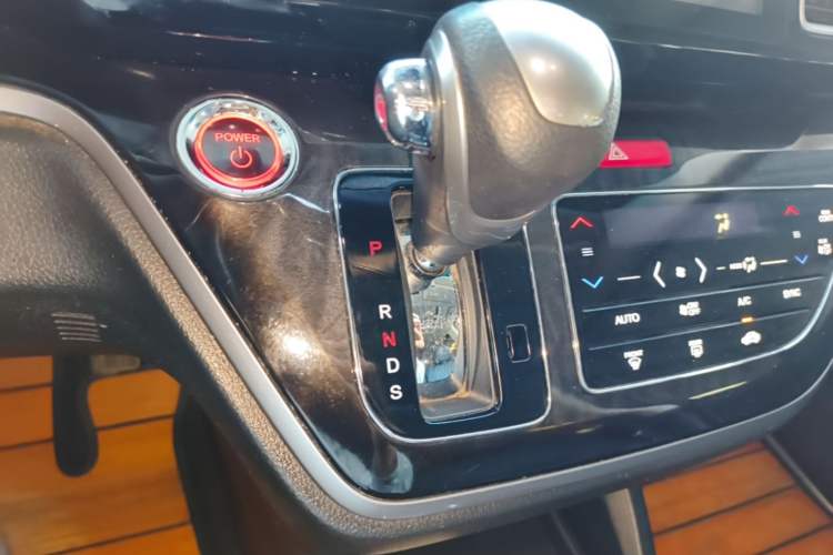 Used Honda Elysion 2019 2.0L Hybrid Luxury Edition Gear Lever