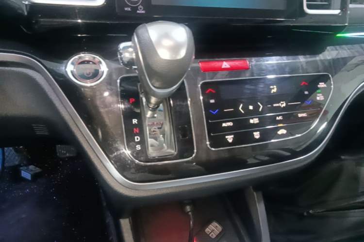 Used Honda Elysion 2019 2.0L Hybrid Luxury Edition Gear Lever