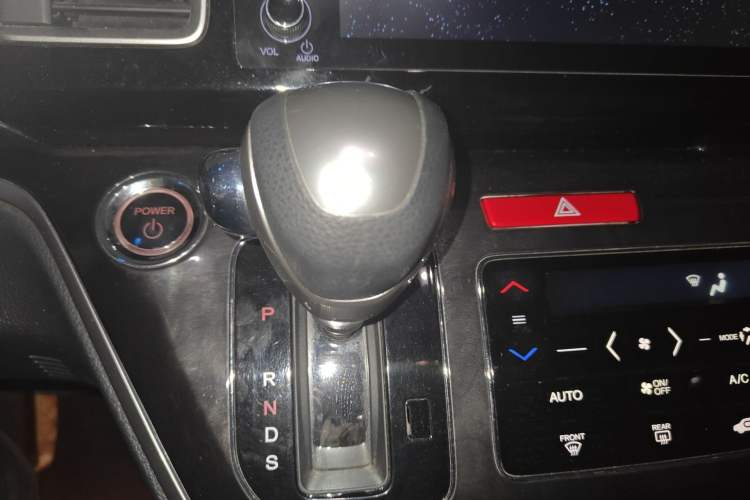 Used Honda Elysion 2019 2.0L Hybrid Luxury Edition Gear Lever
