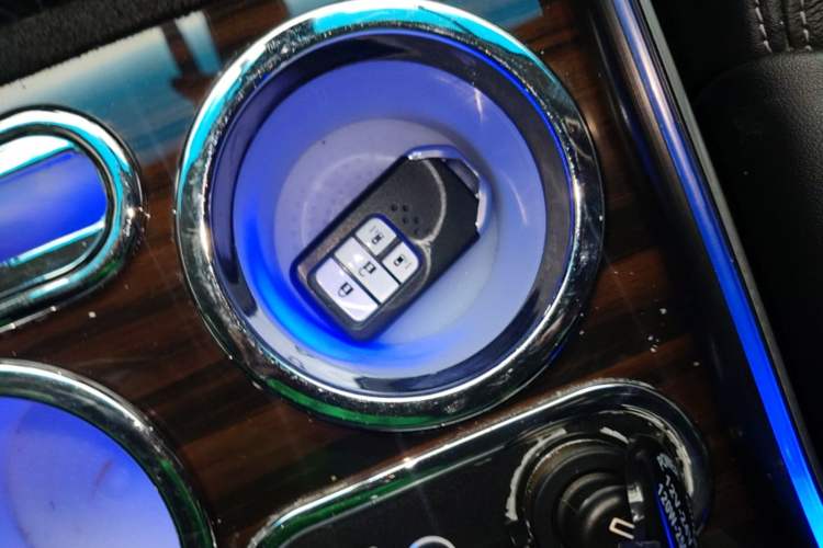 Used Honda Elysion 2019 2.0L Hybrid Supreme Edition Interior 1