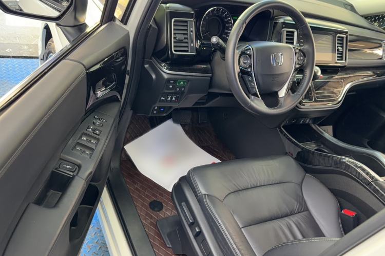 Used Honda Elysion 2019 2.0L Hybrid Supreme Edition Interior 1