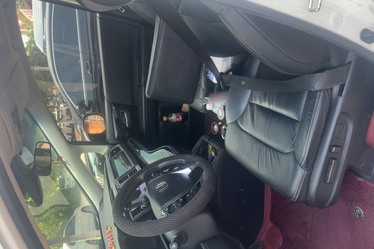 Used Honda Elysion 2019 2.0L Hybrid Supreme Edition Interior 1