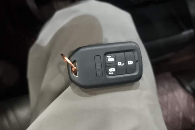 Used Honda Elysion 2019 2.0L Hybrid Luxury Edition Interior 1