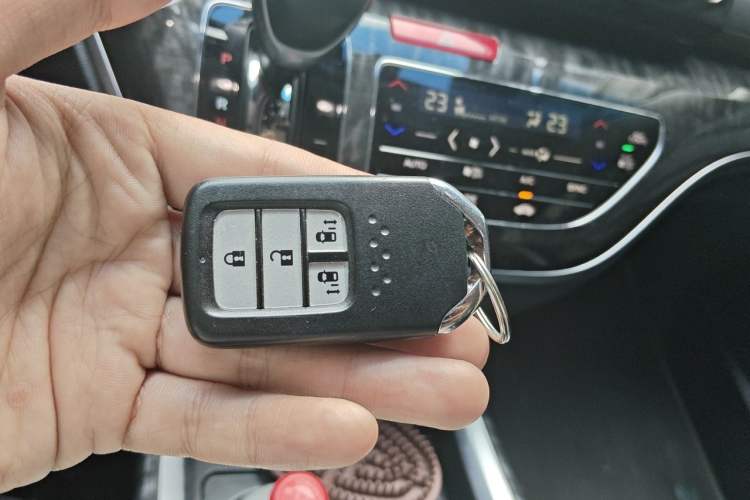Used Honda Elysion 2019 2.0L Hybrid Luxury Edition Interior 1