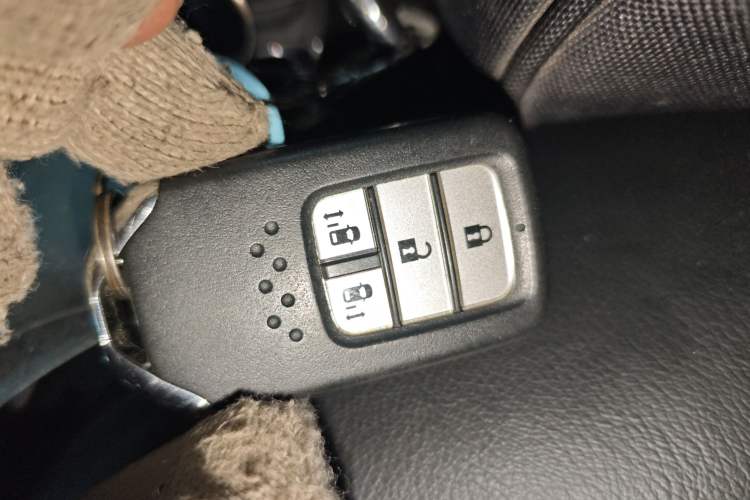 Used Honda Elysion 2019 2.0L Hybrid Supreme Edition Interior 1