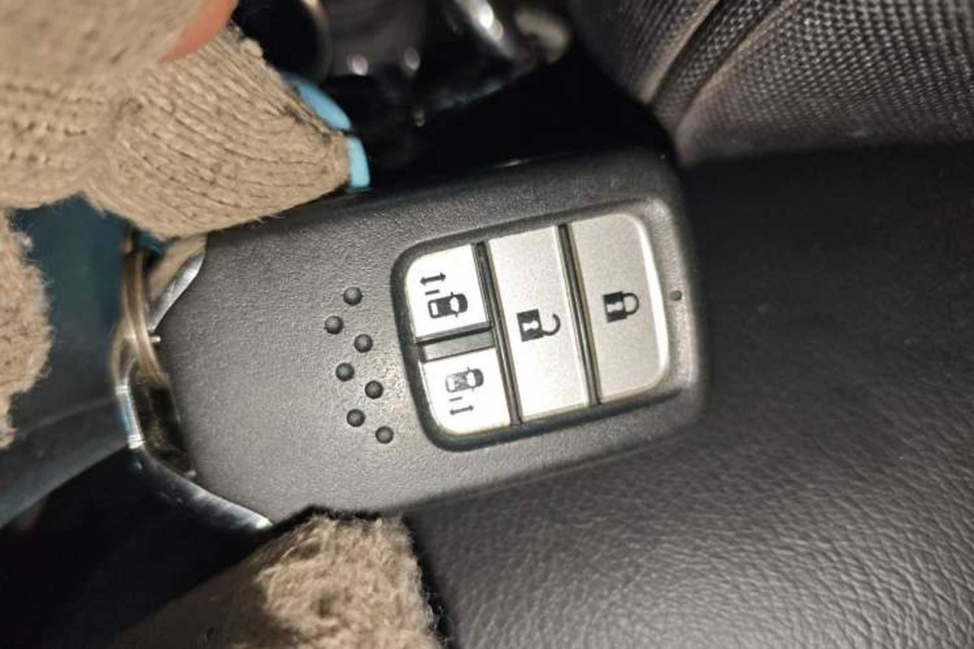 Used Honda Elysion 2019 2.0L Hybrid Supreme Edition Interior 1