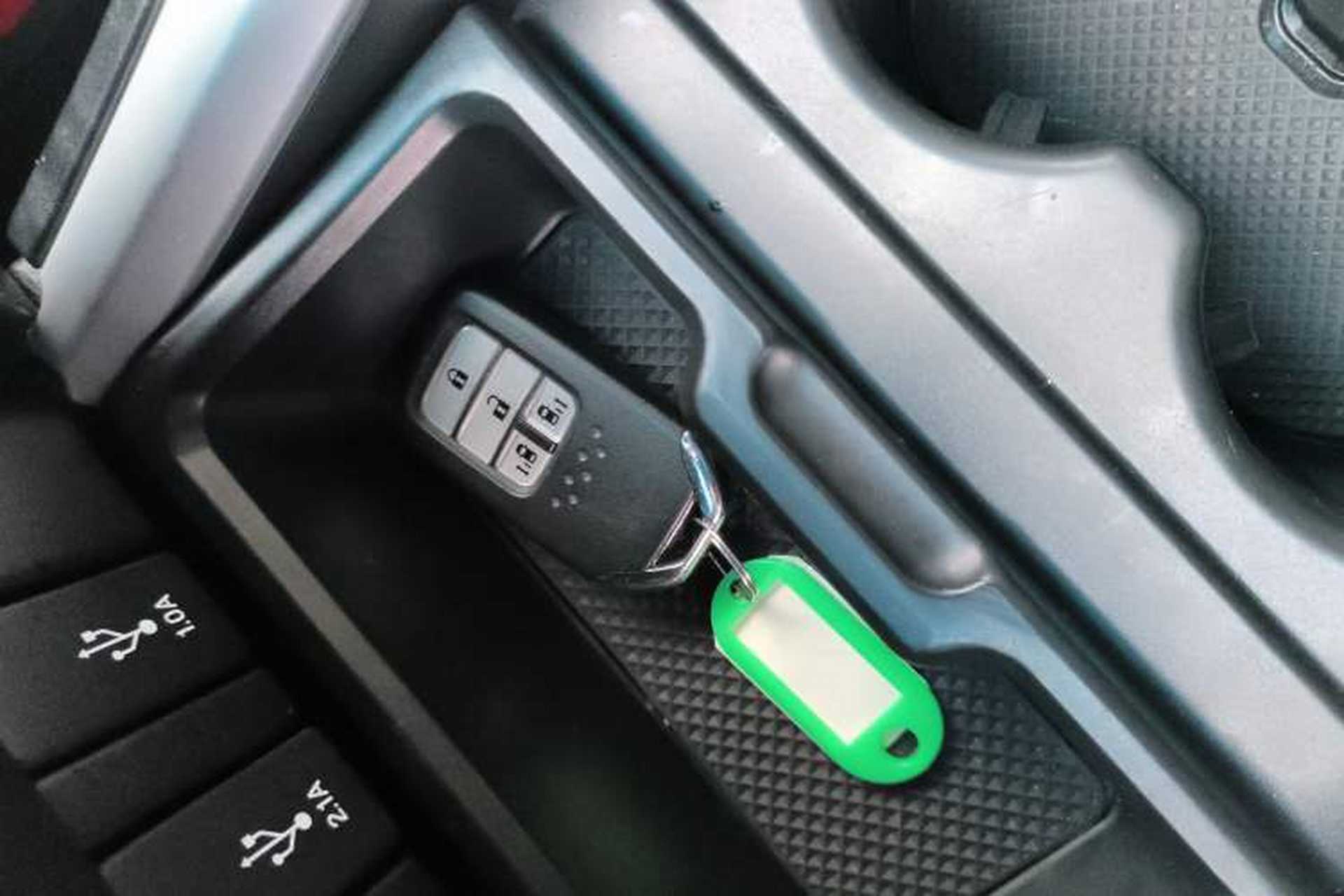 Used Honda Elysion 2019 2.0L Hybrid Comfort Edition Interior 1