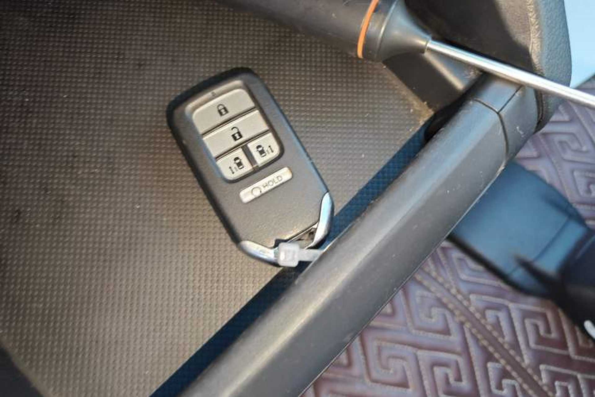 Used Honda Elysion 2019 2.0L Hybrid Supreme Edition Interior 1