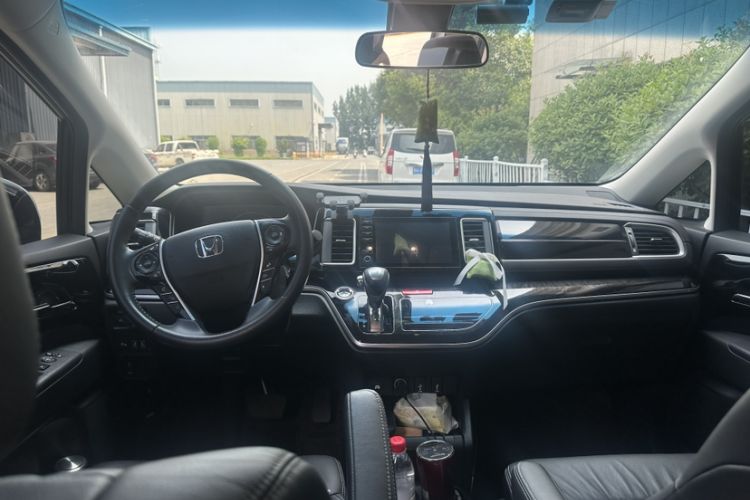 Used Honda Elysion 2019 2.0L Hybrid Luxury Edition Interior 1
