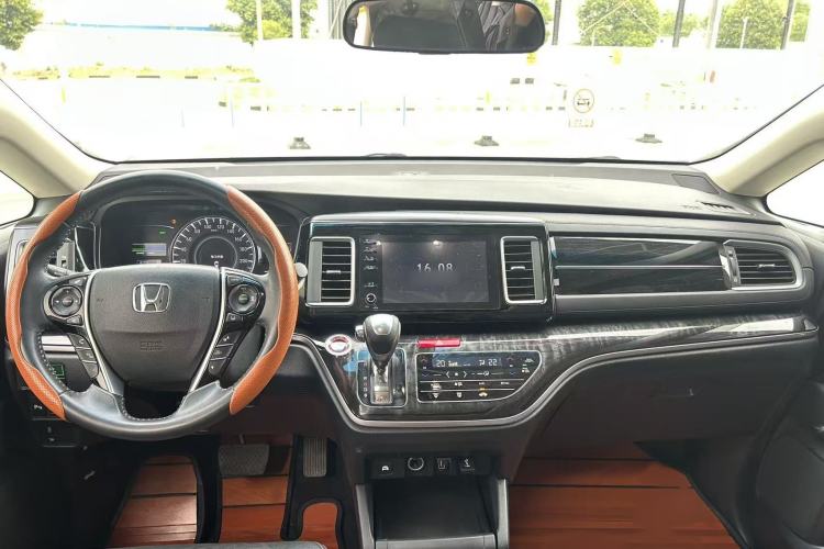 Used Honda Elysion 2019 2.0L Hybrid Luxury Edition Interior 1